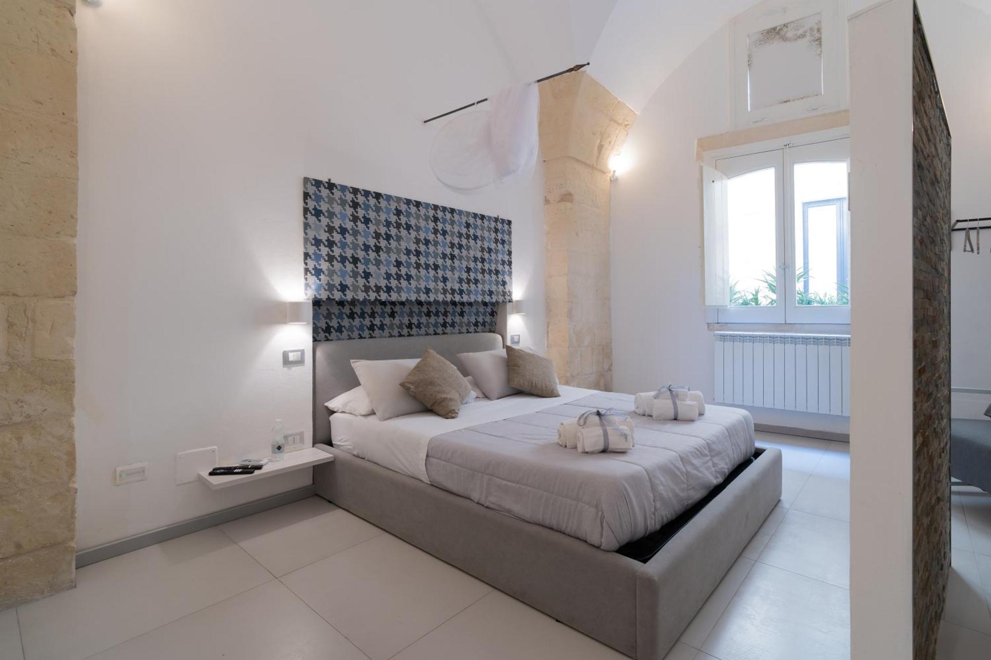Dimora Barocca Luxury Suites 莱切 外观 照片