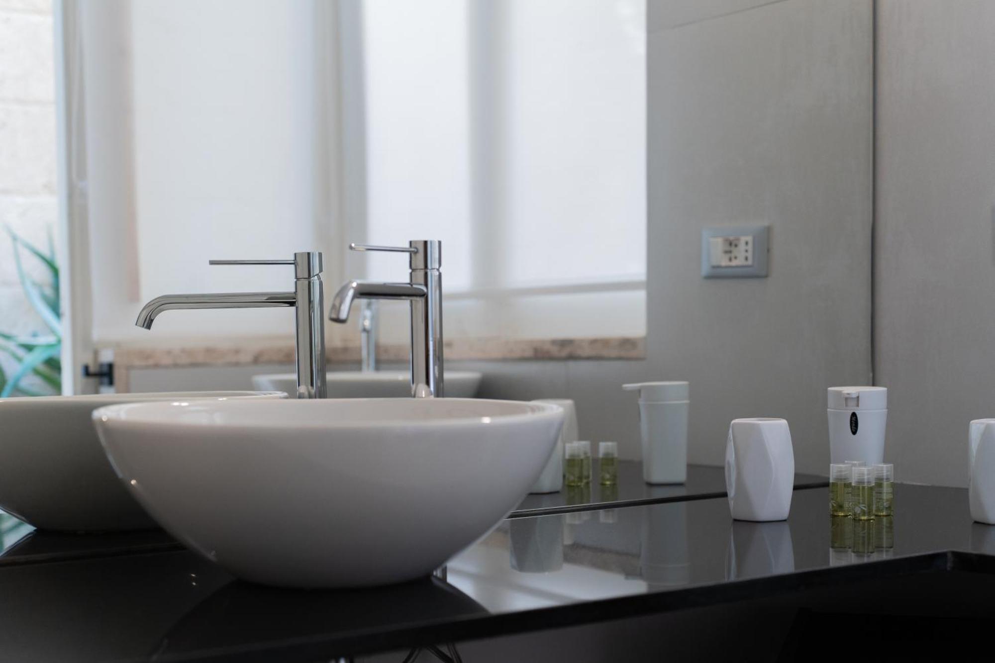 Dimora Barocca Luxury Suites 莱切 外观 照片