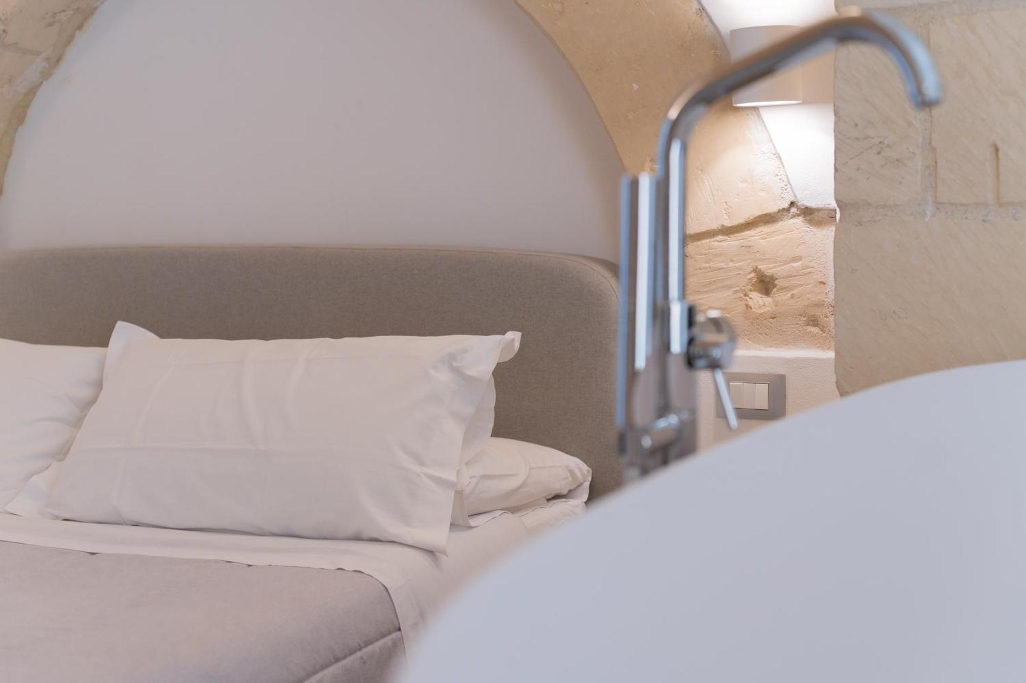 Dimora Barocca Luxury Suites 莱切 外观 照片