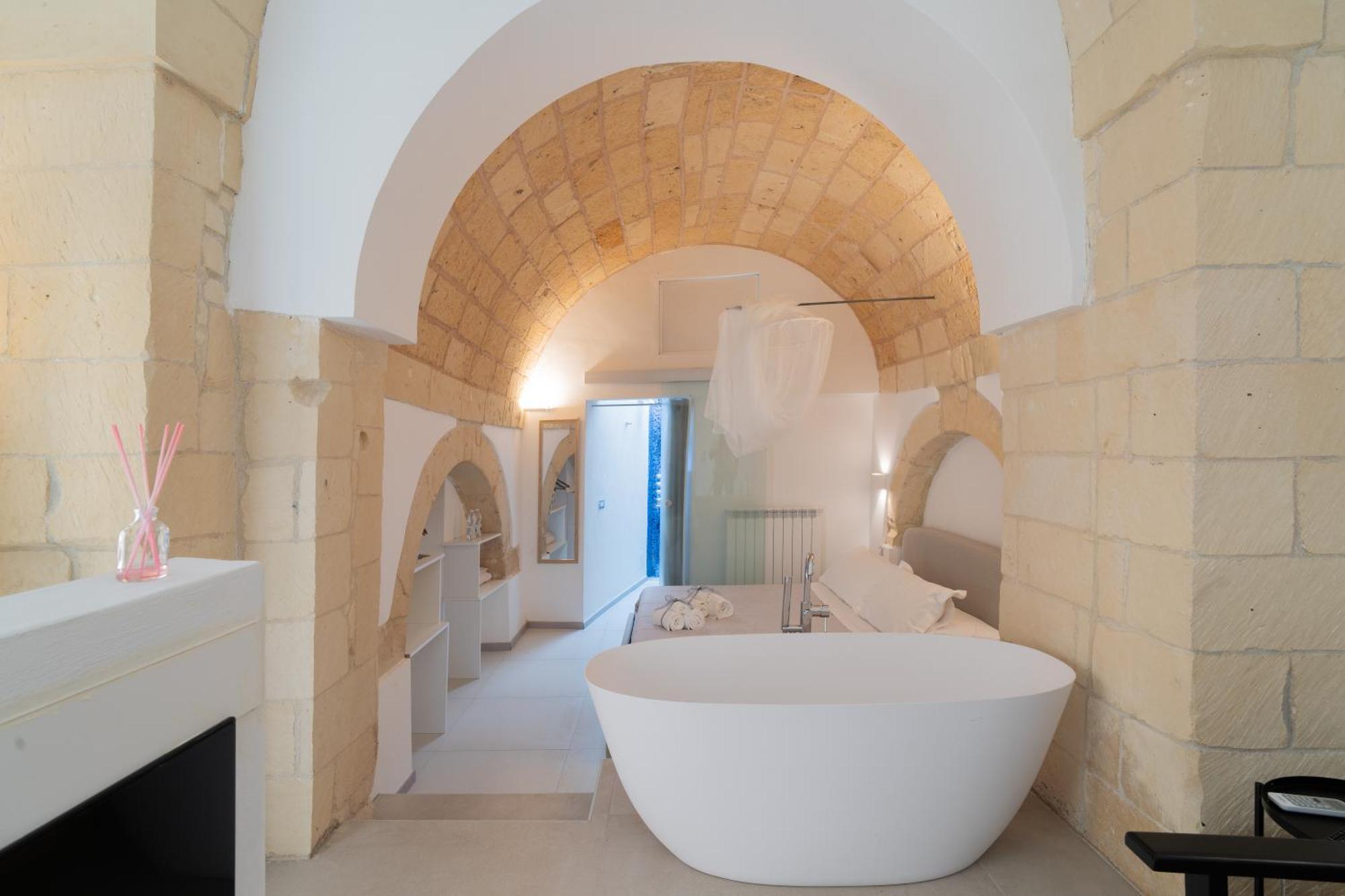 Dimora Barocca Luxury Suites 莱切 外观 照片