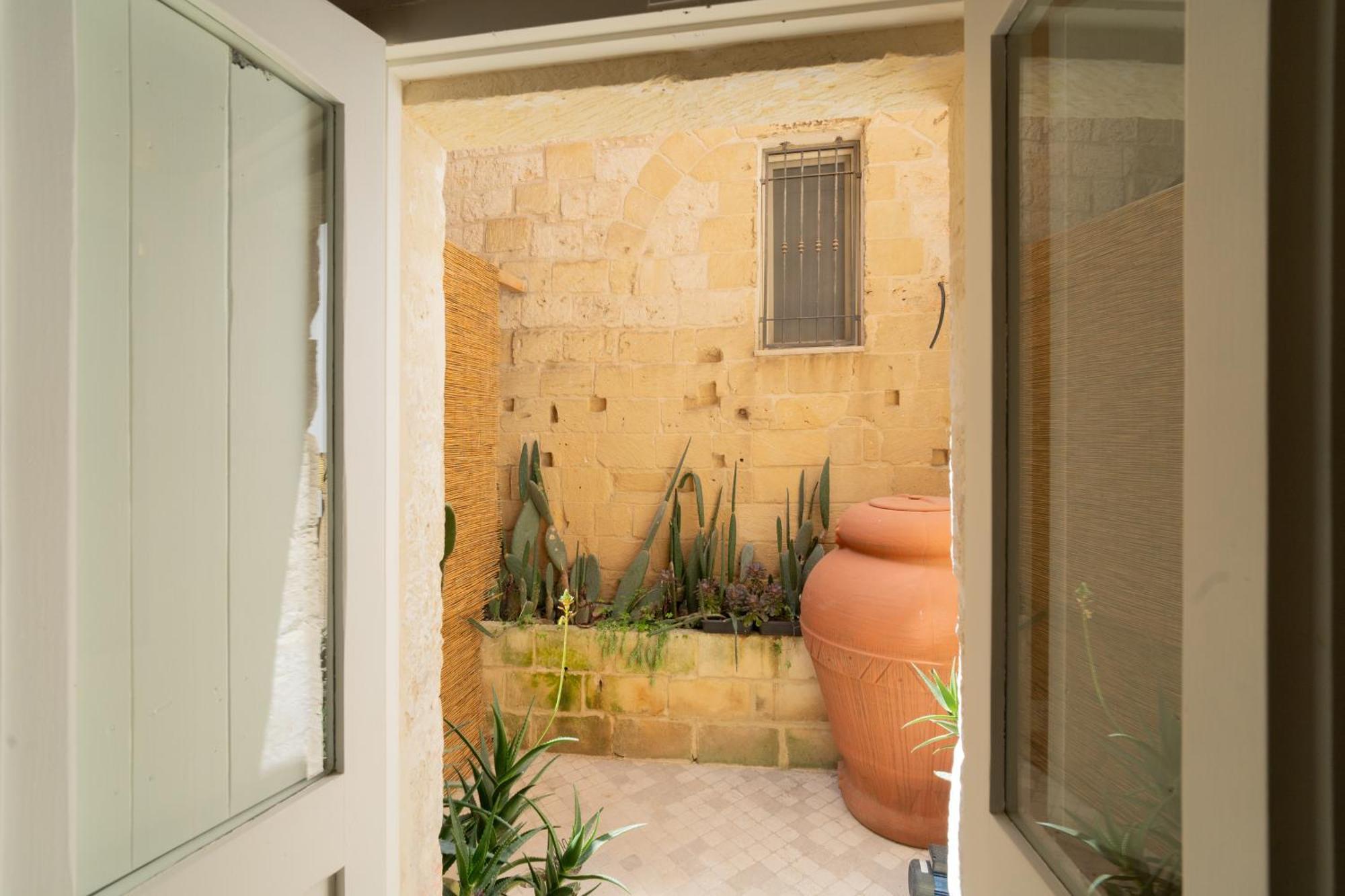 Dimora Barocca Luxury Suites 莱切 外观 照片