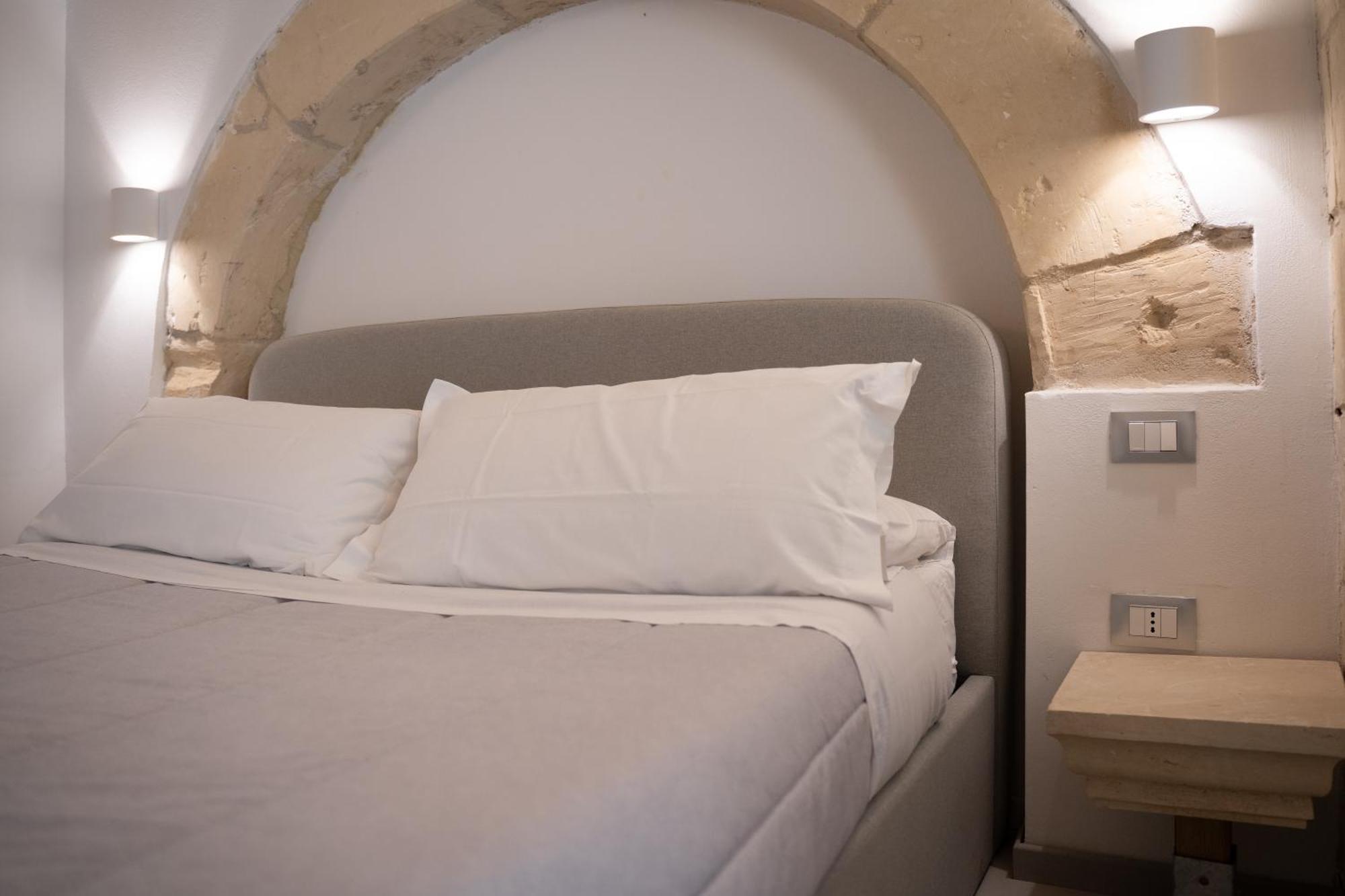 Dimora Barocca Luxury Suites 莱切 外观 照片