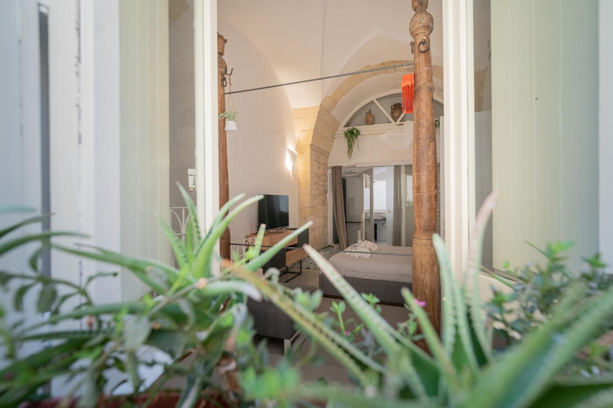 Dimora Barocca Luxury Suites 莱切 外观 照片
